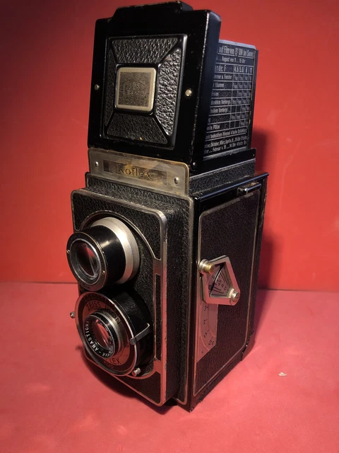 Lot 228 - A Zeiss Ikon Ikoflex IIa Medium Format TLR