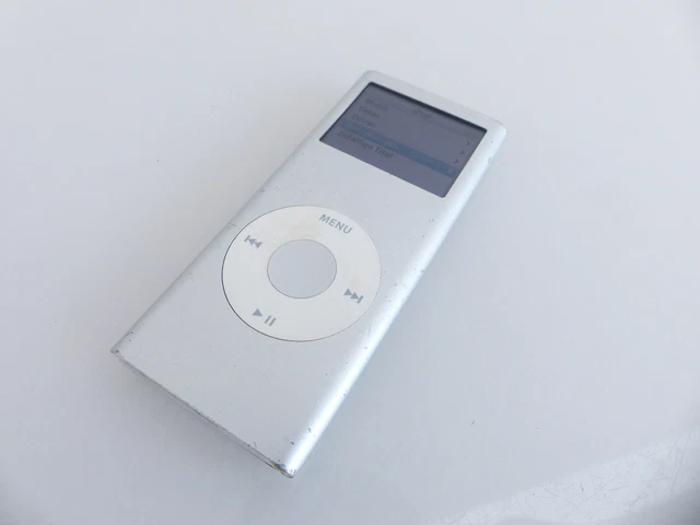 iPod nano (2. Generation) 2GB Silber A1199 gebraucht #235