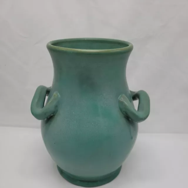 Genuine Bybee Pottery Kentucky matte green Arts & Crafts 2 handled vase Selden