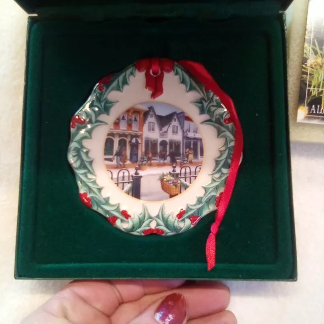 Longaberger Ornament, 1998 Christmas, Collectors Club, New In Box, Hometown 3