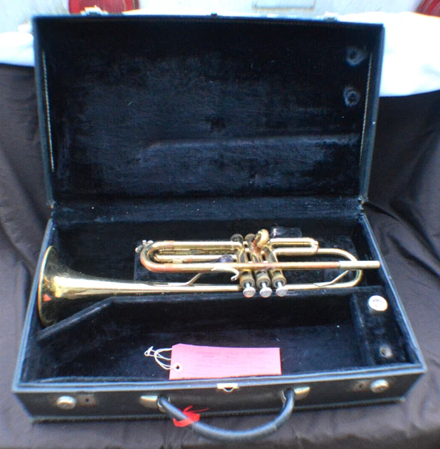 Vintage Selmer Bundy 995885 Trumpet Vincent Bach 3D Mouthpiece & Case Vintage Selmer Bundy 995885 Trumpet Vincent Bach 3D Mouthpiece & Case