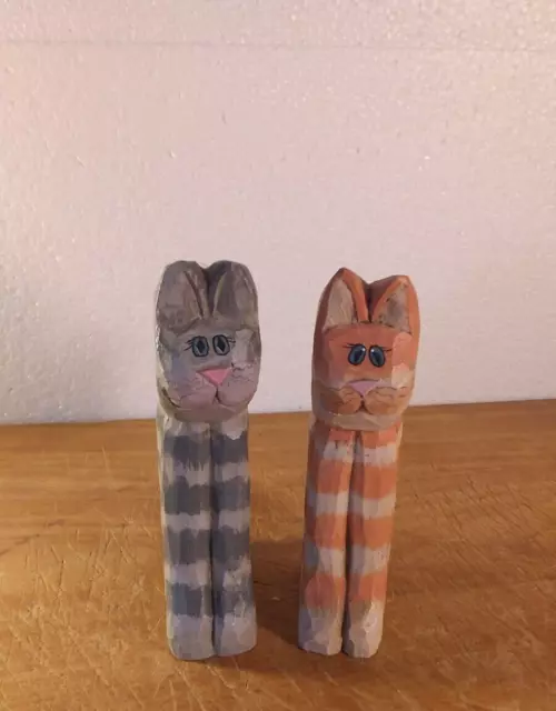 Set of 2 tabby cat carvings Eddie Walker Orange and Gray striped cats