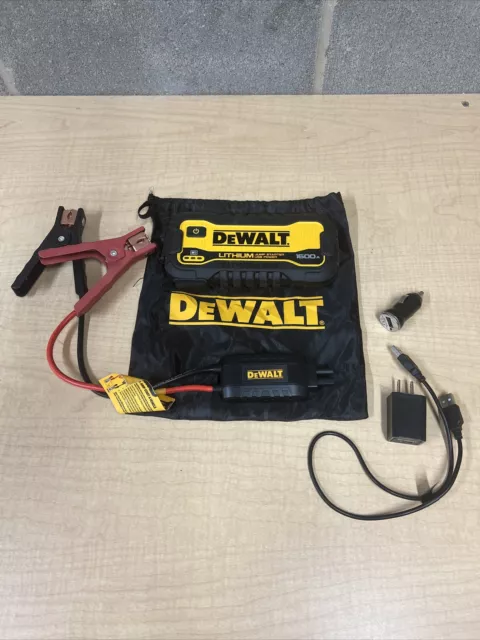 DeWalt 1600 Peak Amp Lithium Jump Starter with USB Power Bank, DXAELJ16