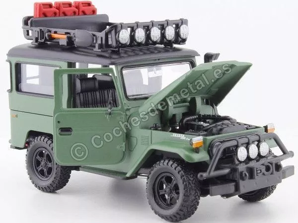 1974 Toyota FJ40 Hard Top Off Road Con Portaequipajes Verde 1:24 motor Max 79137 3