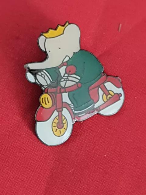 Pin's Pins Epingle Lapel Pin Vintage 4B Babar Sur Son Velo