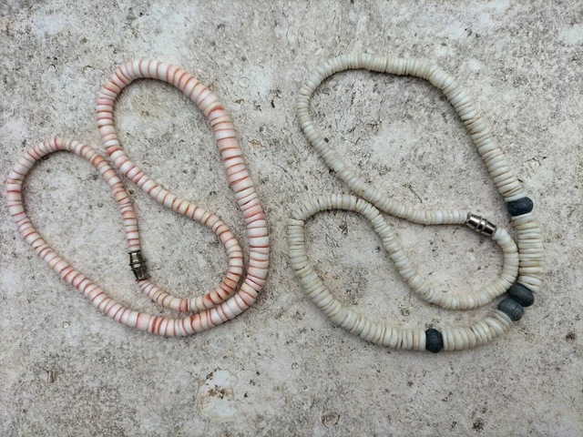 Colliers Vintage en perles de corail blanche