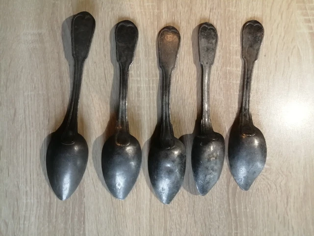 Porte-cuillères avec 12 cuillères en étain - Bois et étain