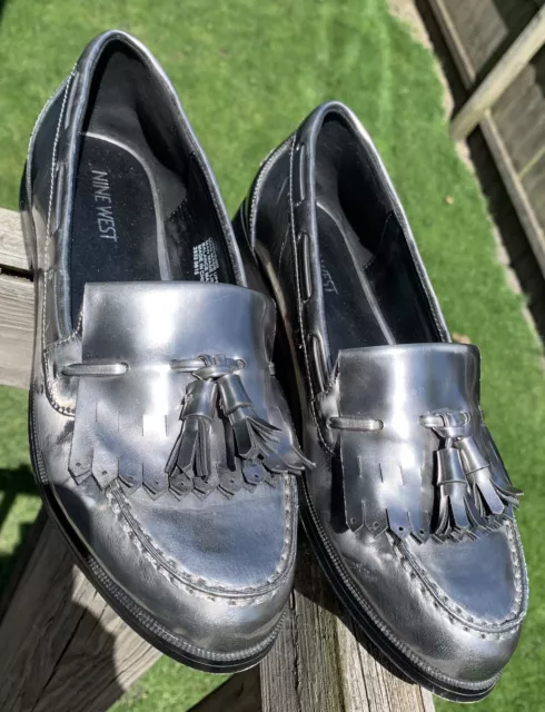 Nine West Jonniegd Metallic Silver Mirror Flats Tassel Loafers Shoes sz 7.5