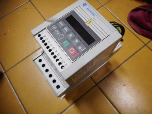 ALLEN BRADLEY AC SMART SPEED CONTROLLER -- Plus RFI Filter .55kW -- 160-BA02NPS1