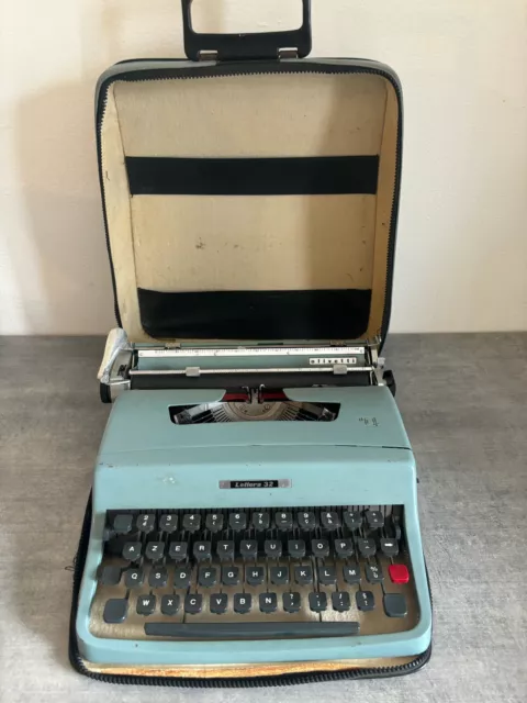 Machine à écrire - Olivetti - Lettra 32 - Bleu - Vintage - Fonctionnelle