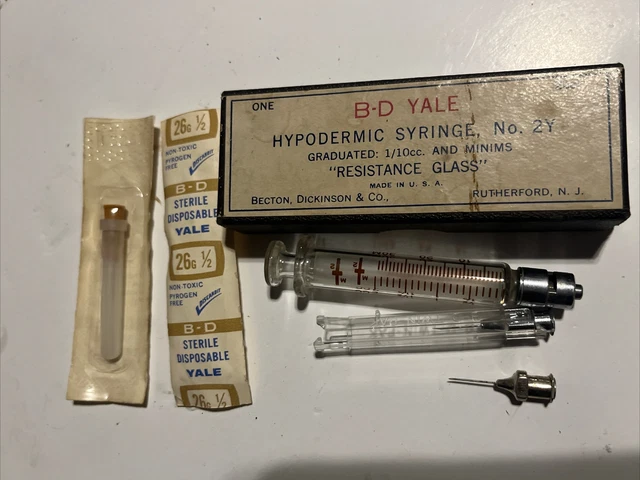 Vintage B-D Yale - No.2Y 2cc. Hypodermic Syringe Glass - mult. Tips