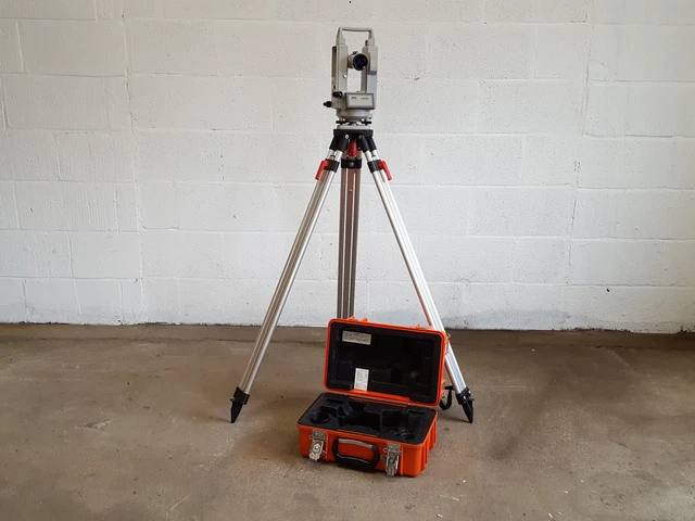 Sokkia / Sokkisha Digital Theodolite DT6 Site Level & Tripod for Surveying Lab