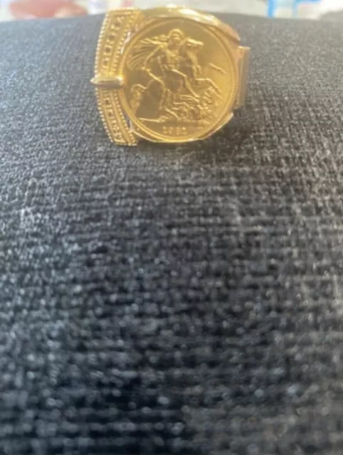 9ct & 22ct gold full sovereign ring size Z