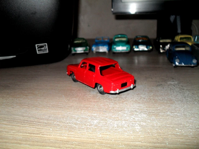 DINKY TOYS D'ORIGINE Renault 8 Jaune Avec Pneu Dunlop Ref 517 EUR 45,00