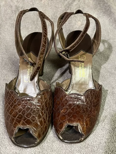 Vintage 1940s Brown Alligator Peep Toe Heels Size 8.5