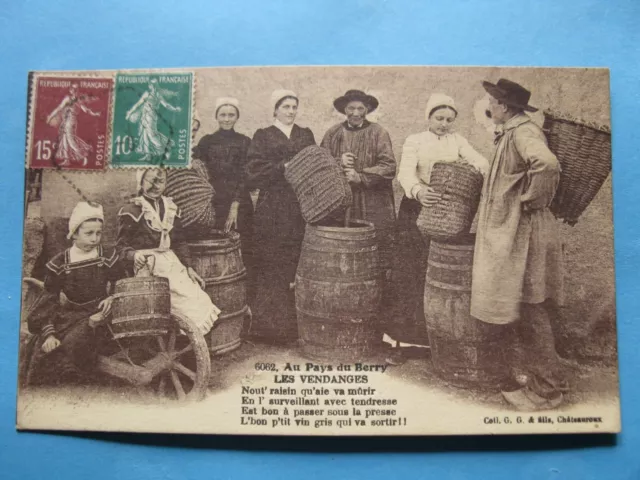 Carte postale ancienne AU PAYS DU BERRY -  LES VENDANGES CHER 18 BOURGES