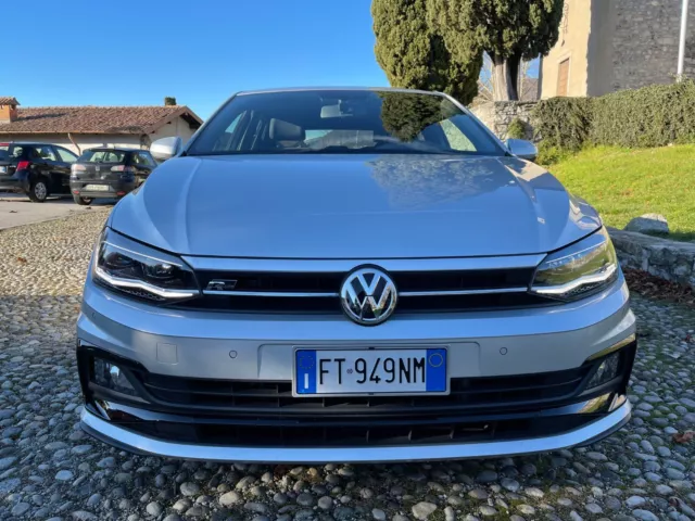 Vendesi Volkswagen Polo 1.0 TSI HIGHLINE 95 cv R-LINE Vendesi Volkswagen Polo 1.0 TSI HIGHLINE 95 cv R-LINE