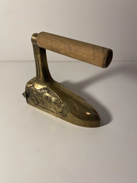 Ancien Fer À Repasser En Fonte FB Numéro 7 L 17,5 Cm Réf 1