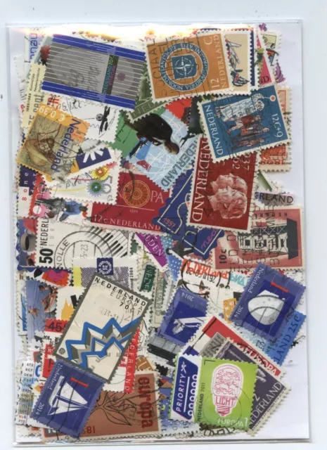 Niederlande  schönes Lot mit ca. 300 verschiedenen gestempelten Marken Top