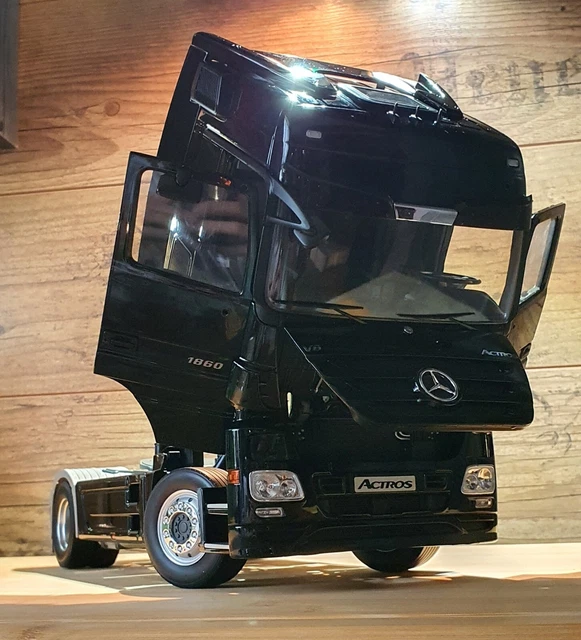 1:87 - ALBEDO - MB Mercedes Benz Actros semi-remorque 250001 Kiele