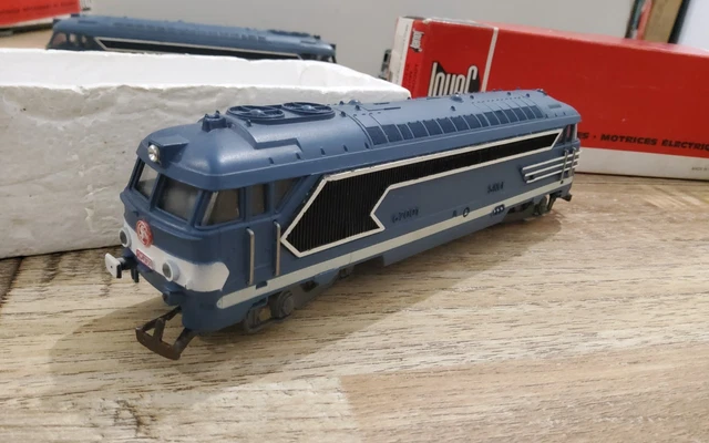 Très belle locomotive Roco réf V215. Train ho. Compatible jouef, lima