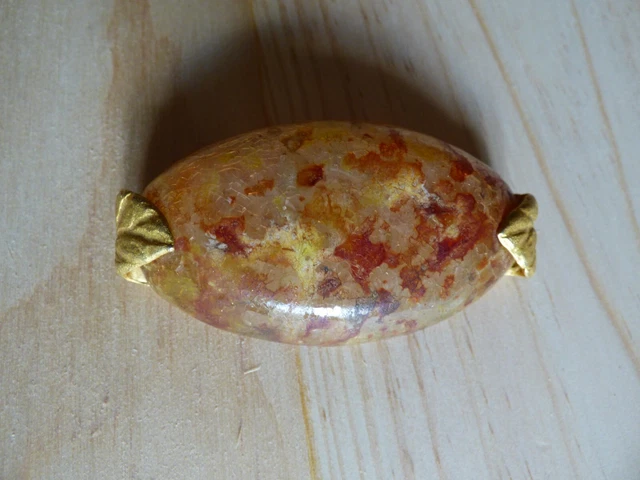 Broche Ancienne Vintage En Résine Avec Inclusions - Thème Roses, Métal Laiton, Bon état Général