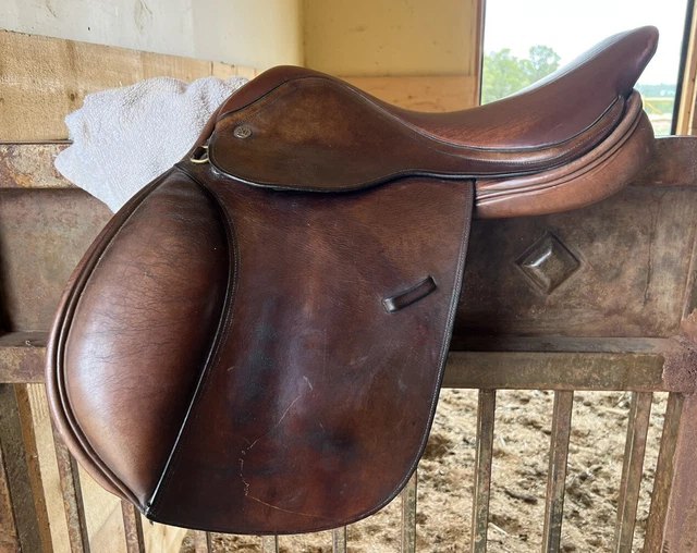 Crosby XL Excel close contact jumping saddle 17” Wide Tree Crosby XL Excel close contact jumping saddle 17” Wide Tree