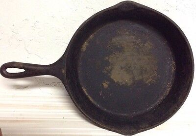 Vintage Large Cast Iron Pan With Lip Marked 2 6 - Solid 4 Lbs & 9 1/2 Inches