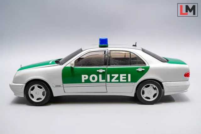 1:18 Sunstar Mercedes E-Klasse Polizei // Y_598
