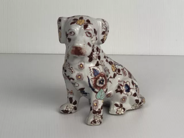 Chien En Porcelaine Japonaise Imari A Decor Floral Signe Au Revers