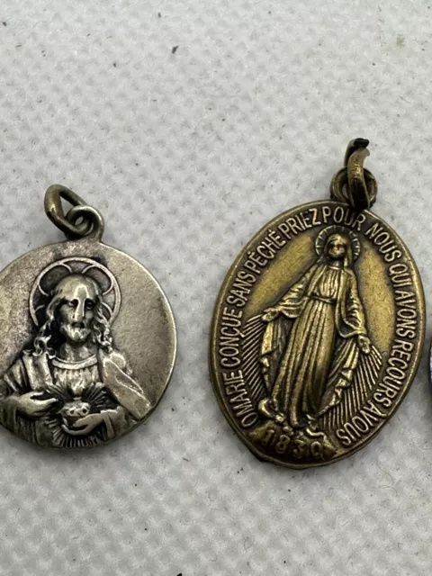 Lot de 4 petites Médailles Religieuse 3