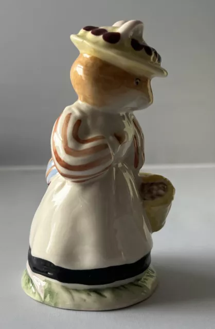 Royal Doulton Brambly Hedge, Lady Woodmouse Figurine, DBH5, approx 10cm tall 3