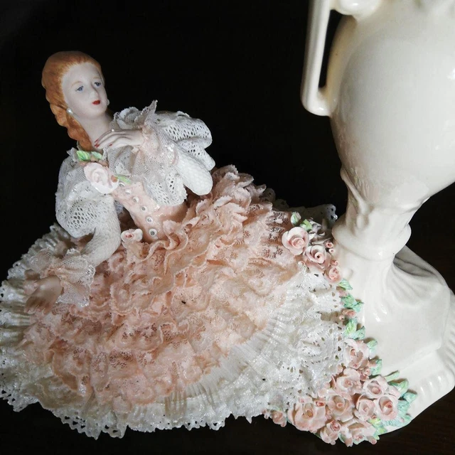 STUNNING! ANTIQUE IRISH Dresden Porcelain lace doll Figurine W 28cm, H