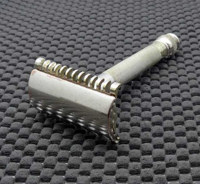 Vintage 1930's Gillette NEW GOODWILL Silver Tone DE Safety Razor  No CRACKS 2