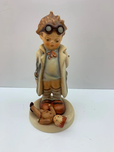 Hummel Figur 127 Puppendoktor 13 cm. 1 Scelta. Top Stato