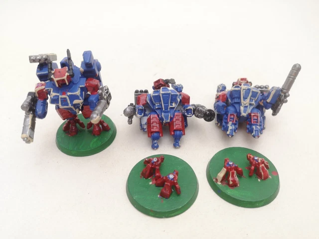 Games Workshop Warhammer 40k - Tau XV8 Crisis Battlesuit Team
