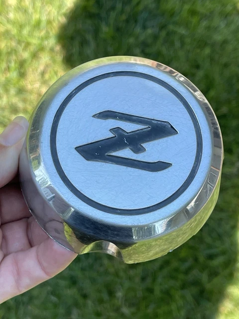 NISSAN DATSUN 280ZX 40343 P0000 OEM Center Wheel Hub Cap Rim Cover