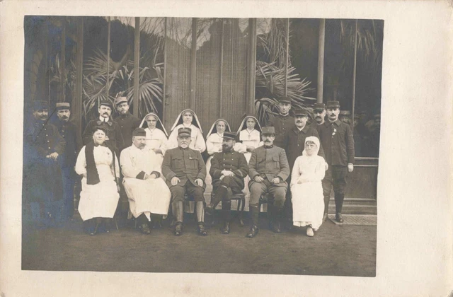 CPA PHOTO 24 LA ROCHE CHALAIS. GROUPE DE MILITAIRES ET INFIRMIERES CPA PHOTO 24 LA ROCHE CHALAIS. GROUPE DE MILITAIRES ET INFIRMIERES