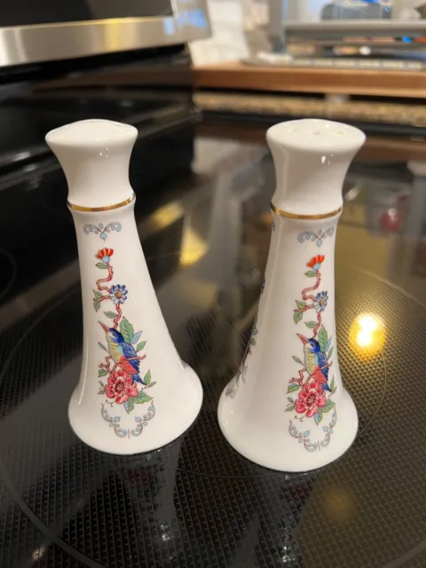 Aynsley Pembroke  salt pepper shakers 5 inch tall excellent cond. NEW STOPPERS