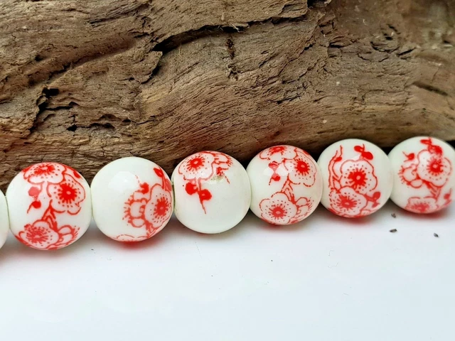 10 X  dutch beads / Keramik Perlen mit roten Blumen Muster 8 mm