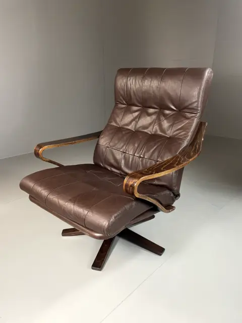 EB5564 Vintage Danish Mid Century Leather Swivel Lounge Chair , MCM, Retro MSWI