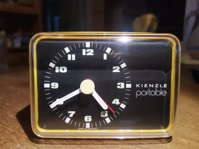 * KIENZLE PORTABLE SVEGLIA ELETTRONICA BATTERIA GIALLO VIVO VINTAGE 70s FUNZIONA