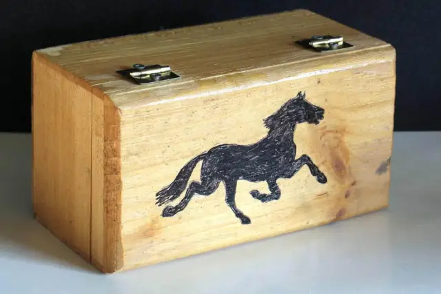 Hand Crafted Solid Wood Trinket Box Hand Drawn Horse 7.75x4.25x4" FREE SH
