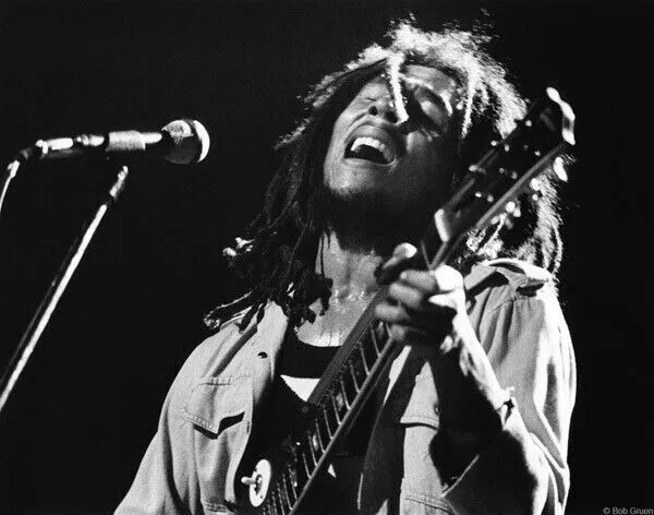 Bob Marley Unsigned 10x8 Photo - Jamaican singer, musician and songwriter *3895