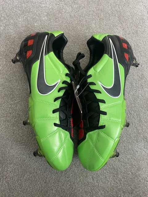 Nike t90 green and red deals