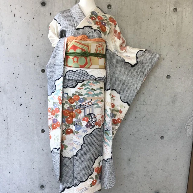 Japanese Silk Long-sleeved Shibori Kimono Furisode 163.5cm Floral Black/Ivory