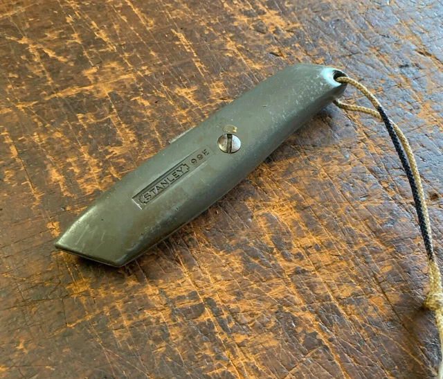 VINTAGE STANLEY BOX Cutter Stanley Knife. Retractable Blade No.99E