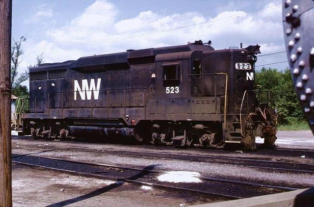 Original Kodachrome Slide Norfolk & Western Gp-30 #523 Norfolk, Va Sept. 1987