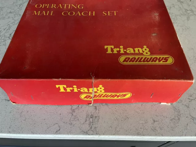 Vintage Triang Railways R323 / R319 Operating Royal Mail Coach Set Original Box