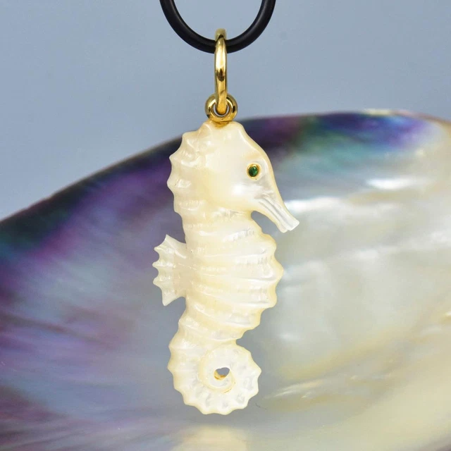 Broche Hippocampe En Nacre - Style Art Déco - Occasion En Bon État (Traces Légères)